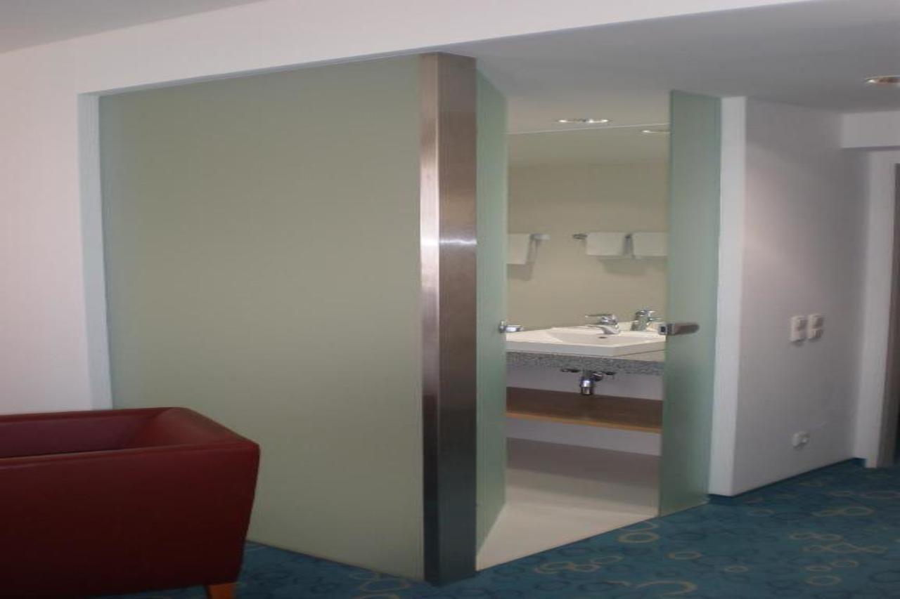 Dom Hotel Linz Bagian luar foto