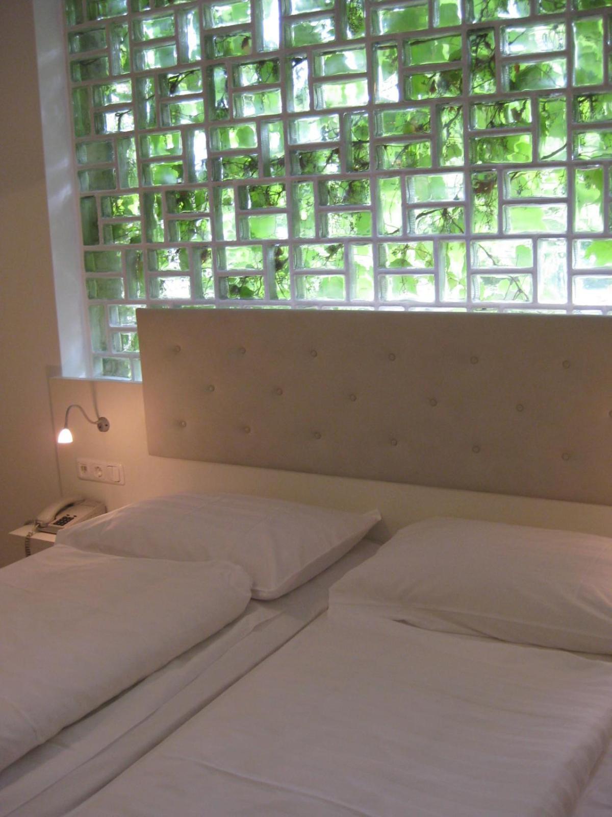 Dom Hotel Linz Bagian luar foto