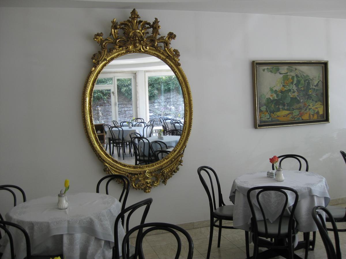 Dom Hotel Linz Bagian luar foto