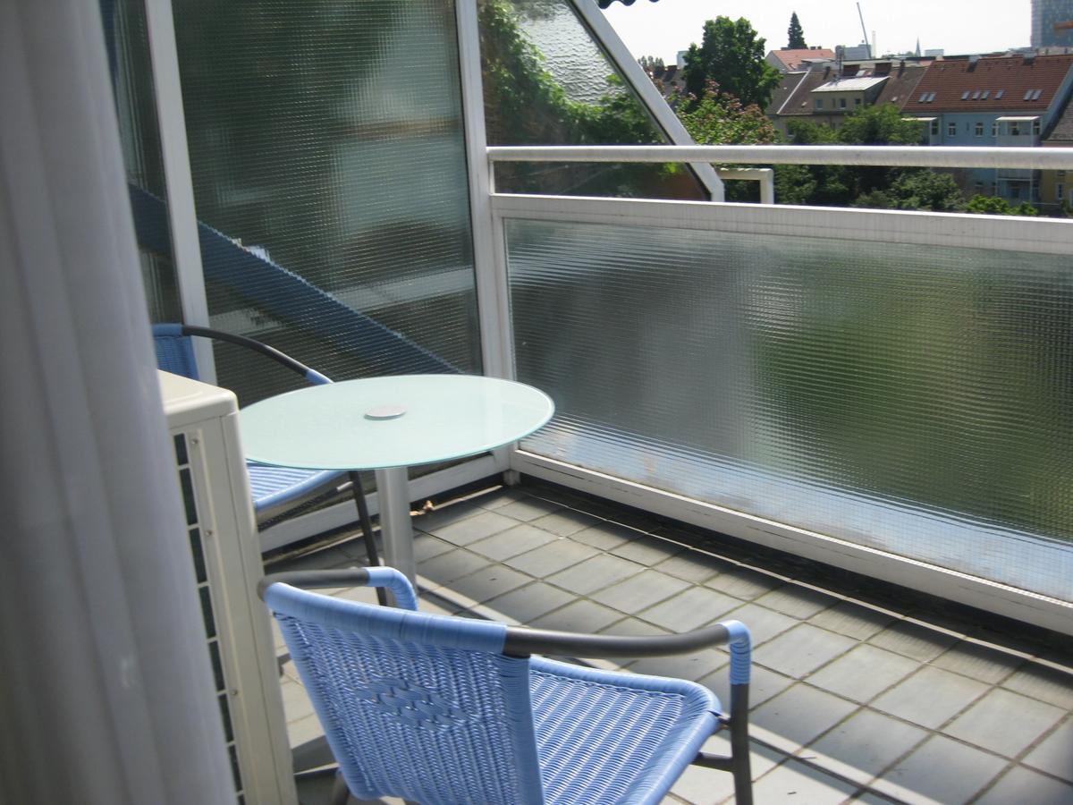 Dom Hotel Linz Bagian luar foto