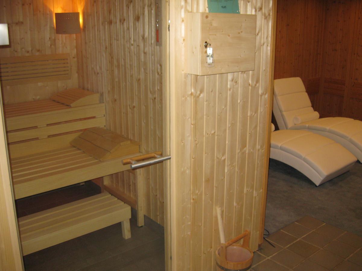 Dom Hotel Linz Bagian luar foto