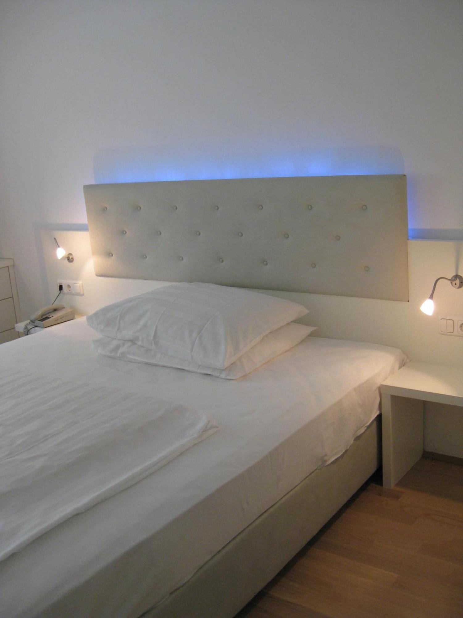 Dom Hotel Linz Bagian luar foto