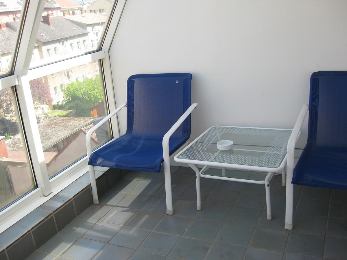 Dom Hotel Linz Bagian luar foto