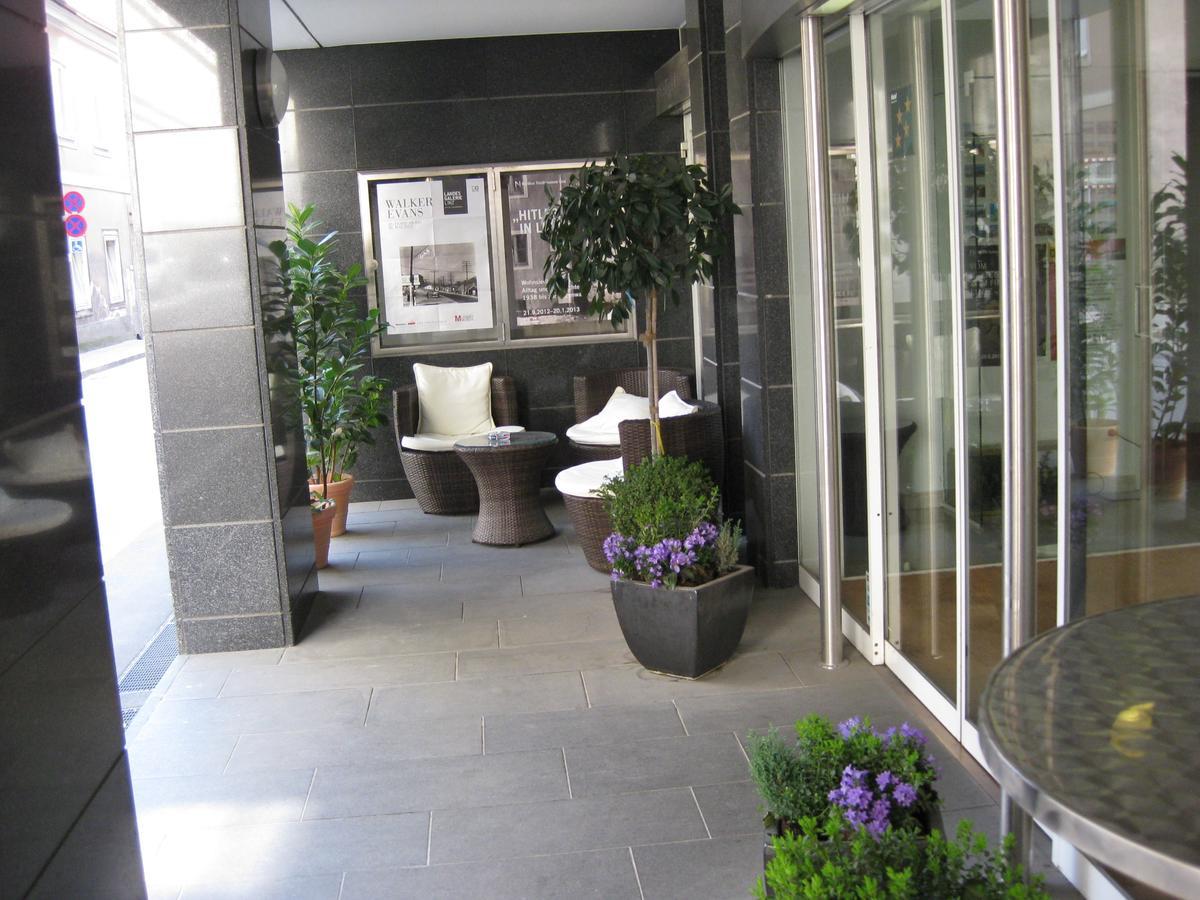 Dom Hotel Linz Bagian luar foto