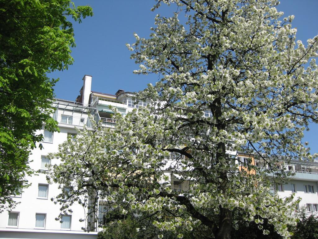 Dom Hotel Linz Bagian luar foto