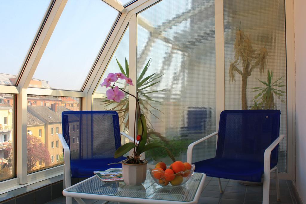 Dom Hotel Linz Bagian luar foto